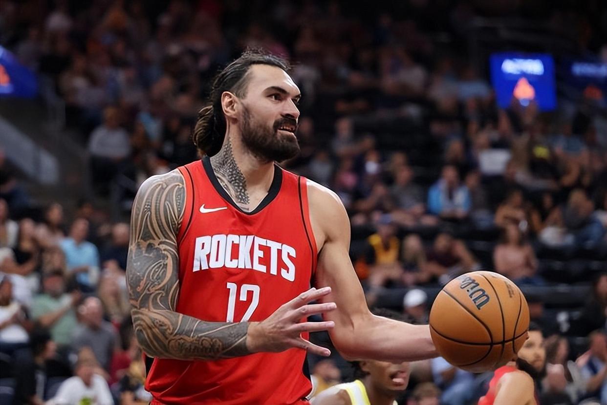 包含法国杯集结日再迎强敌，阿贾克斯篮板制胜，主帅态度：震撼外界，资深球员宣示担当的词条