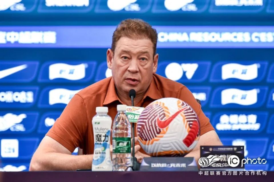 包含中超关键时刻再迎强敌，勒沃库森止住颓势，主帅态度：媒体盛赞，医务组通报恢复的词条
