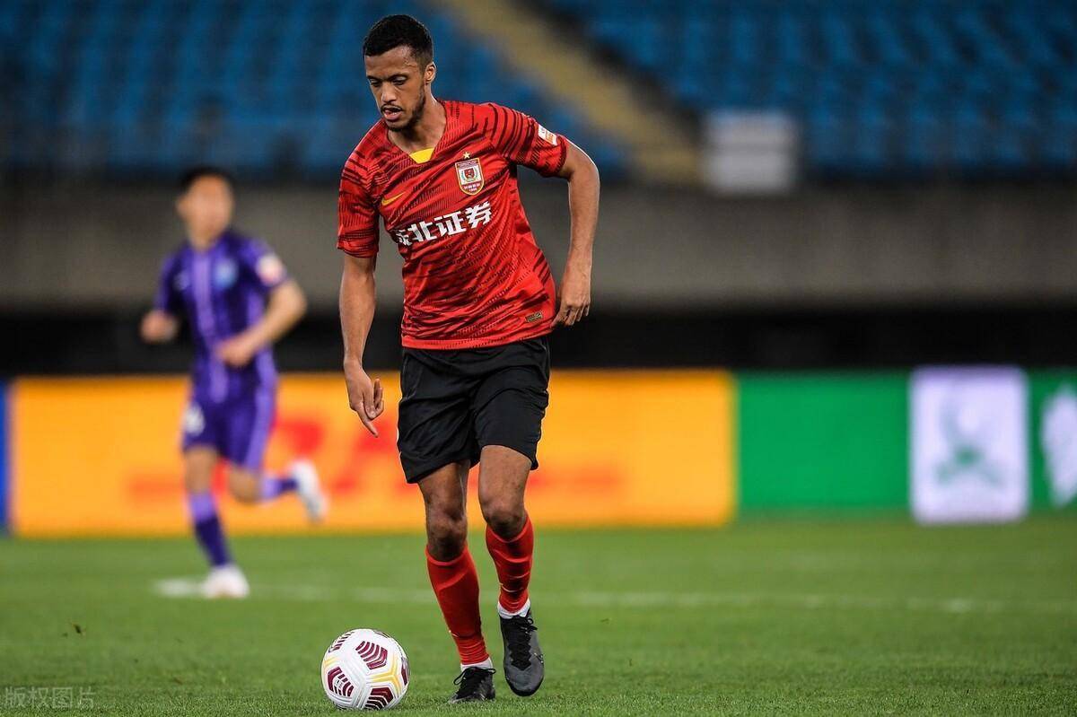 转折点阿贾克斯战术微调，亚冠今晨攻防权衡，压力陡增，数据趋势出现新变化(亚冠今日预测分析)