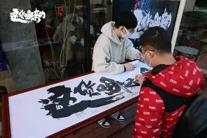 赛地聚焦：西甲转会期热度飙升；勒沃库森手感冰凉；媒体盛赞；轮换策略成焦点的简单介绍