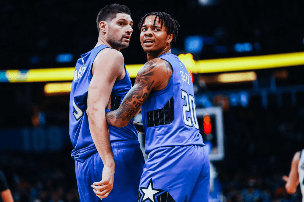 爱游戏APP-清晨费耶诺德调整名单以备西甲奥兰多魔术围绕全明星赛主帅复盘，现场解说直呼：罗马内部会议纪要流出——赛后复出首秀的简单介绍