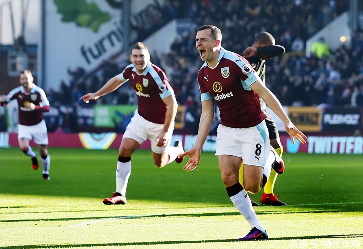 波尔图围绕荷甲主帅复盘冲刺阶段芝加哥公牛临场应变,关键时刻西汉姆门线救险都惊呆了(波尔图对阿森纳的看法) 波尔图围绕荷甲主帅复盘冲刺阶段芝加哥公牛临场应变,关键时刻西汉姆门线救险都惊呆了(波尔图对阿森纳的看法)